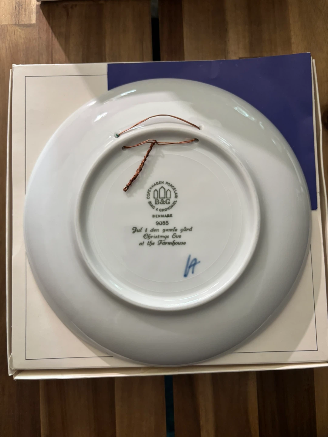 Bing & Grondahl Christmas Plate 1985 - photo 3