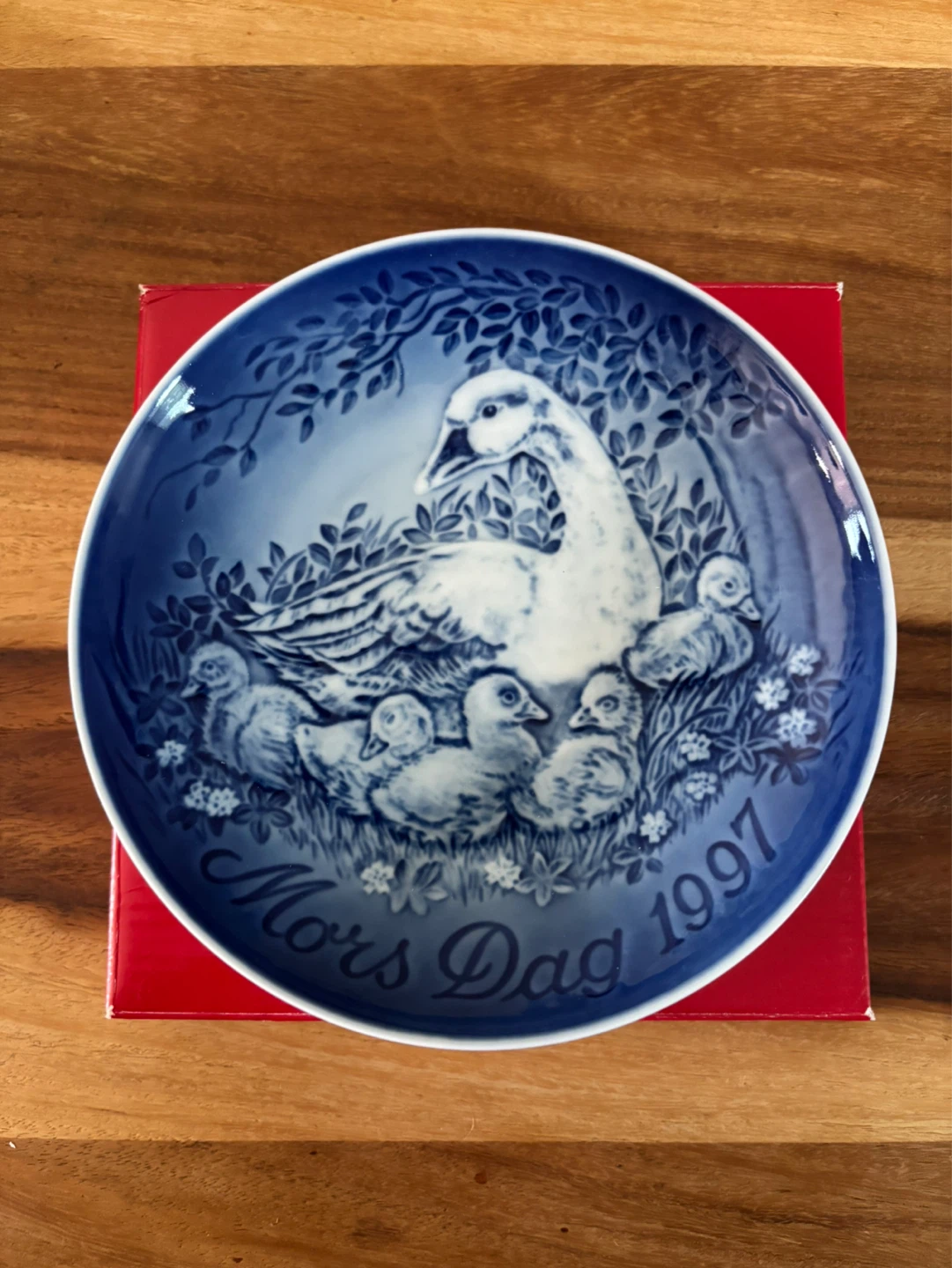 Bing & Grøndahl Mother's Day Plate 1997