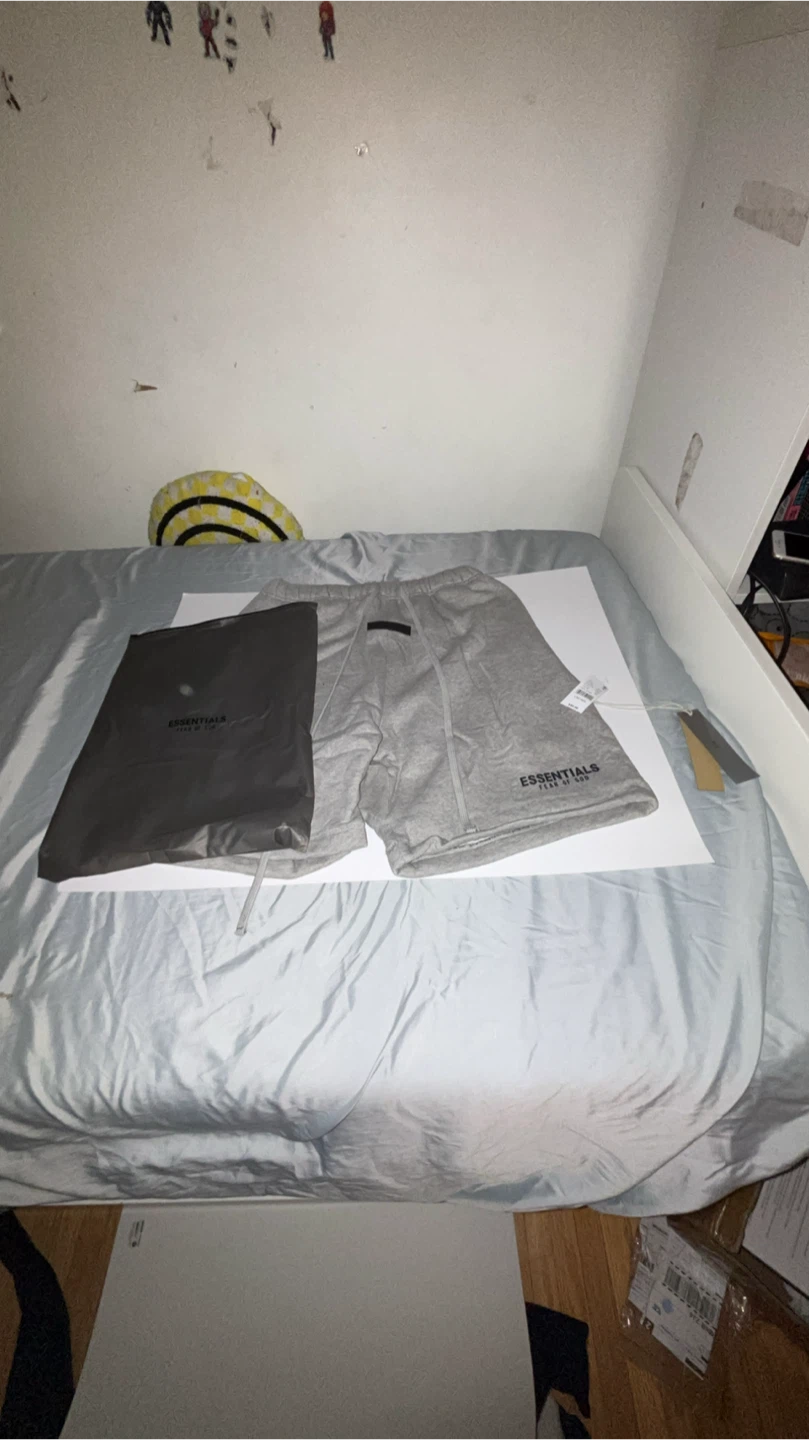 Size large dark oatmeal essential shorts