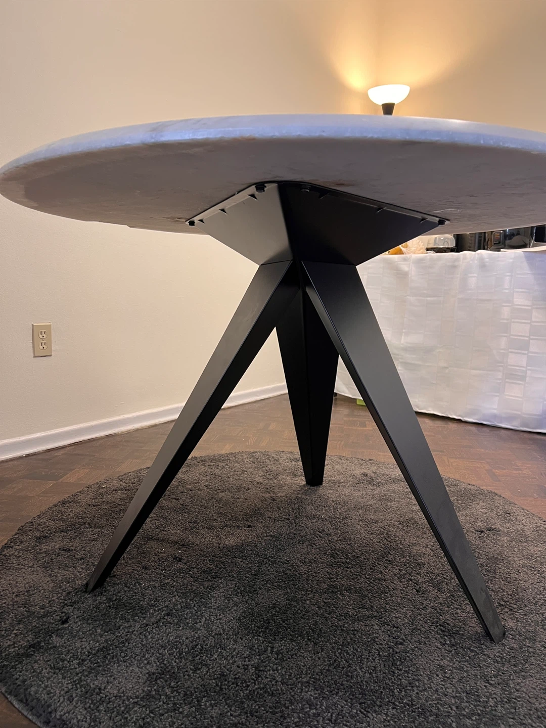 EQ3 Mesa Round Dinette Table - photo 2