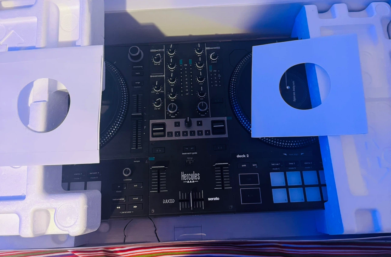 Hercules DJControl Inpulse T7 DJ Controller - photo 2