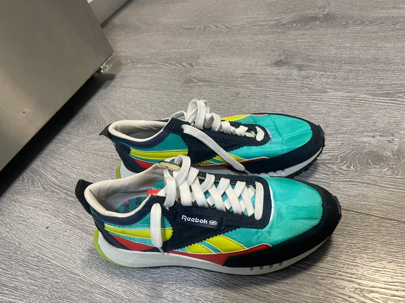 Original Reebok Classic Shoes (size 44) 10.5