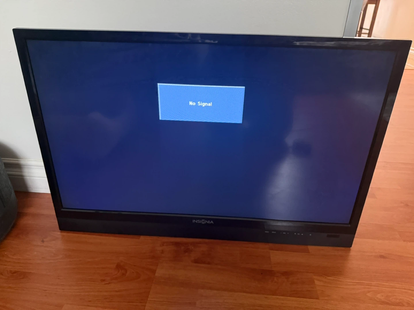 Insignia 32” TV