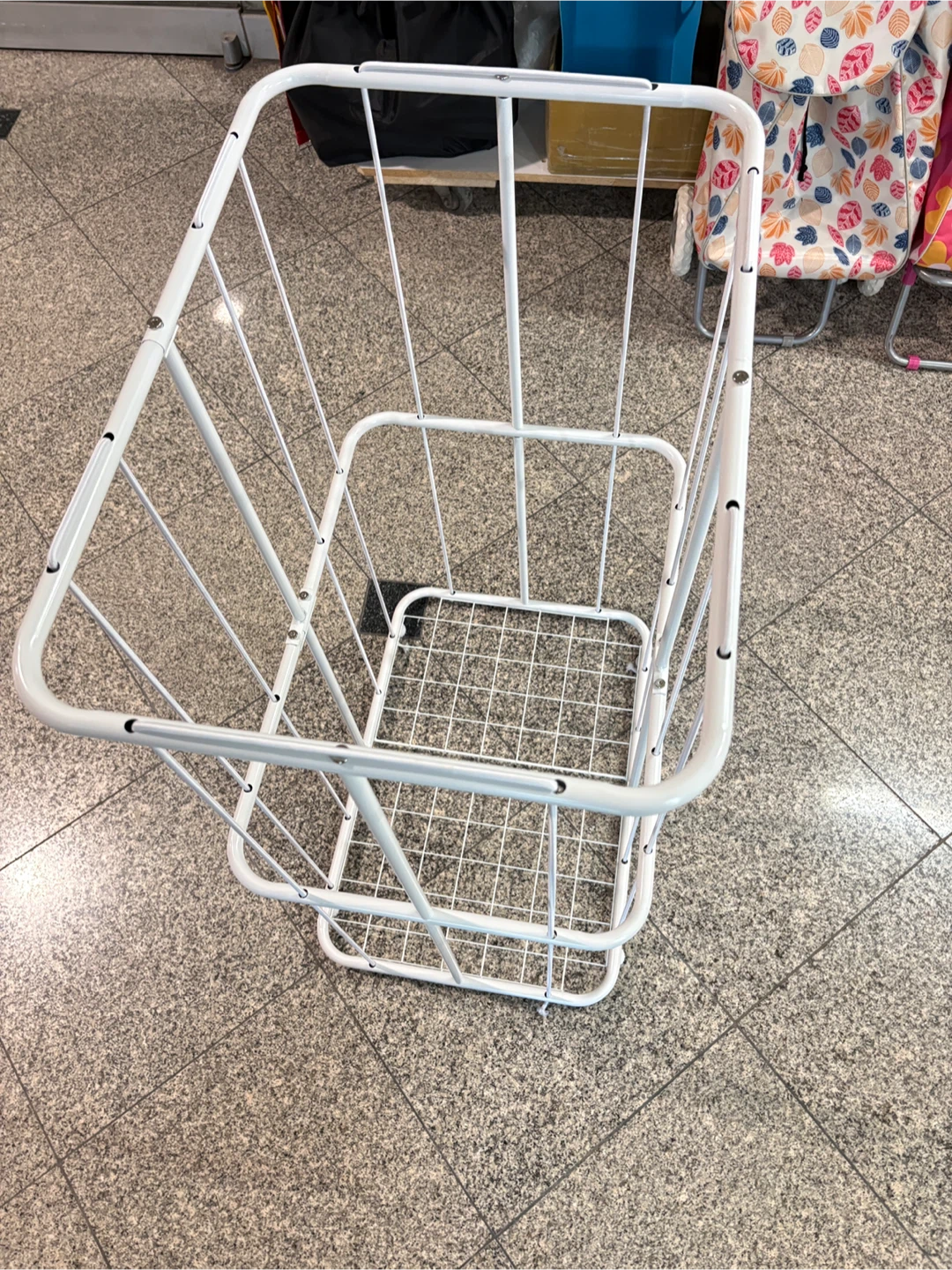 White wire storage shelf - photo 2