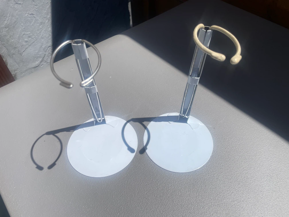 2 doll stands