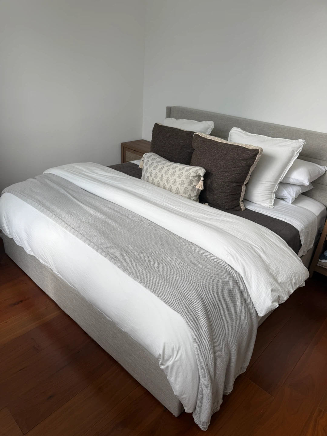 Bed Frame AND dream cloud matress