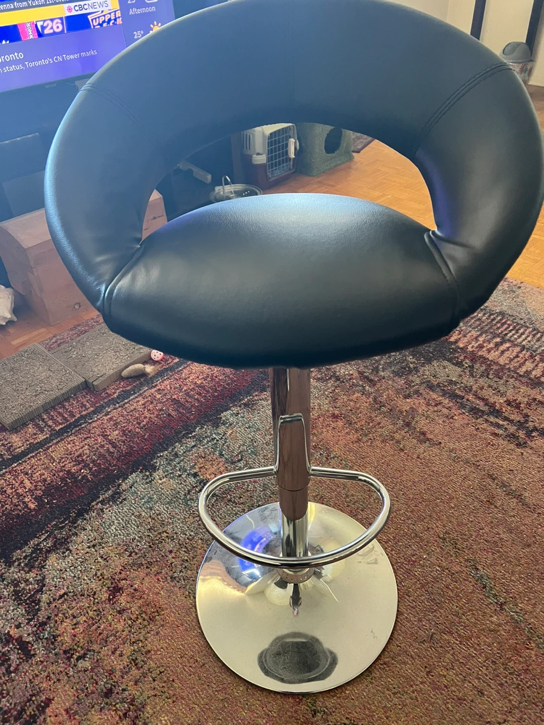 Moving Se - Black  Leather Bar Stool with Chrome Base