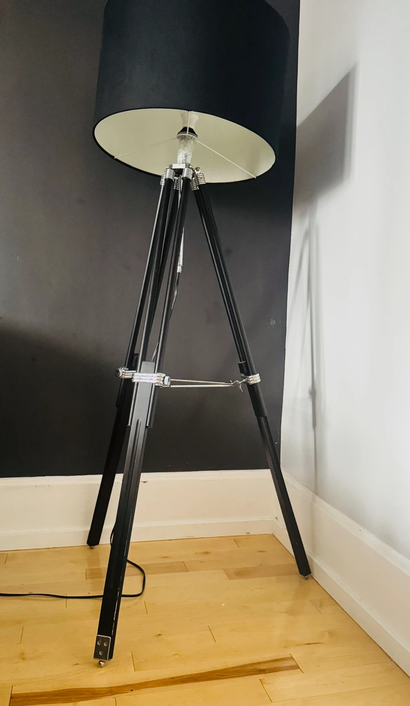 Lampe sur pied trépied noire - photo 5