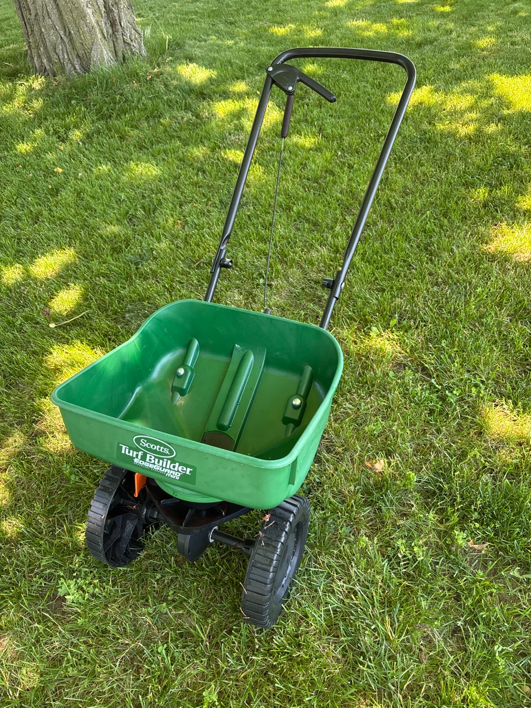 Scotts Turf Builder Edgeguard Mini Spreader