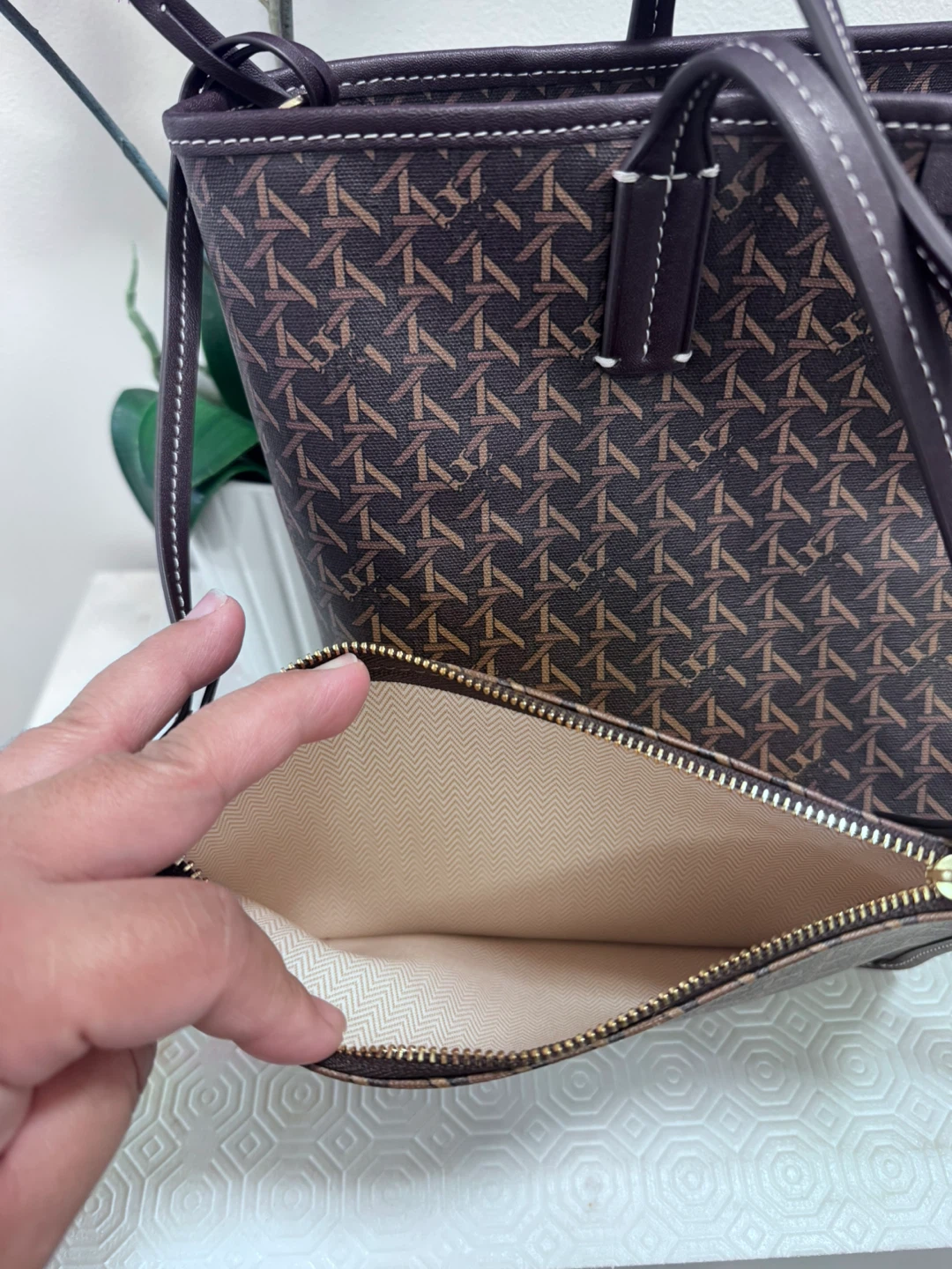 Tory Burch Tote Bag with Pouch - photo 5