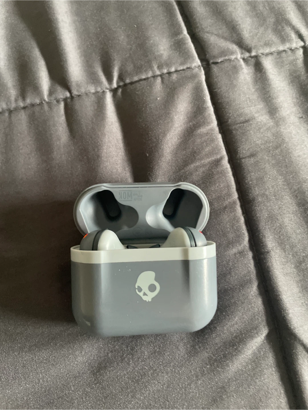 Skull candy earbuds