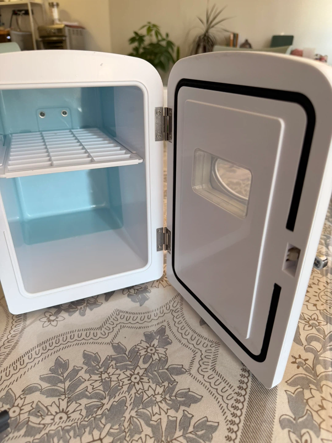 White Cosmetic Mini Fridge - photo 3