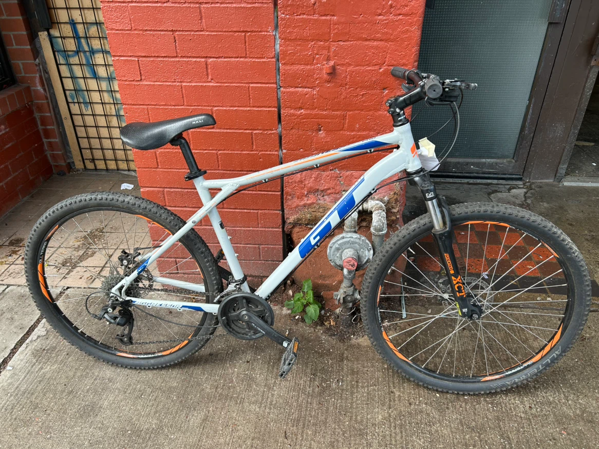 GT Aggresso Pro Mountain Bike - Size L