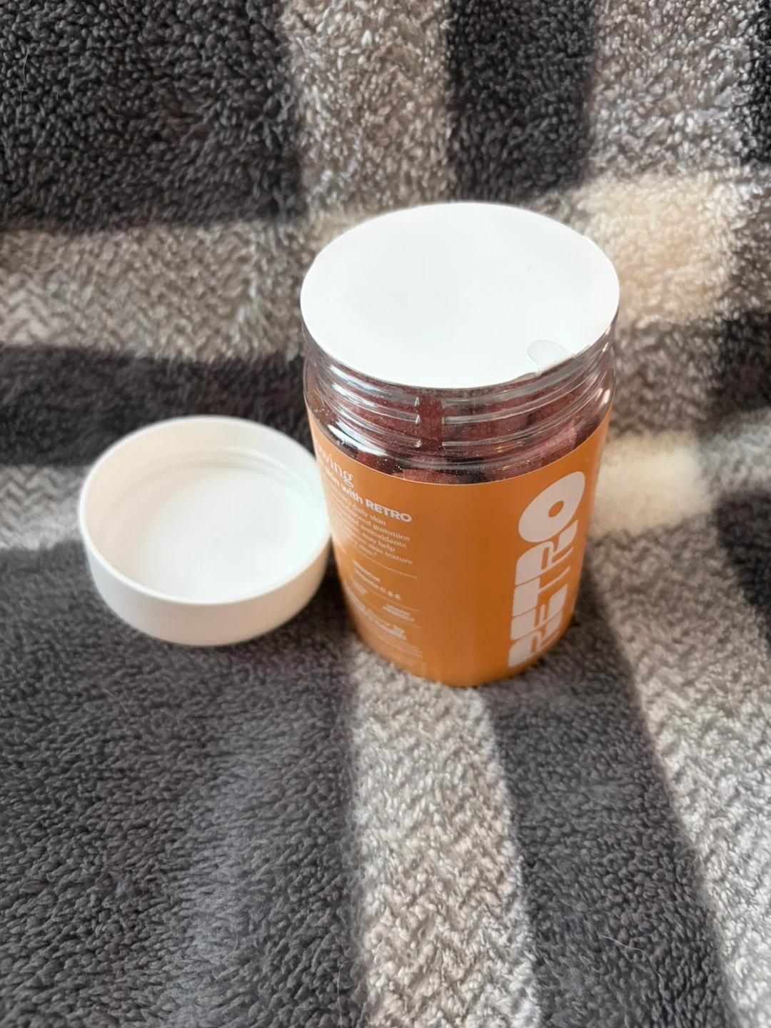 NEW! O Positiv RETRO Glowing Skin Gummy Vitamins - photo 4