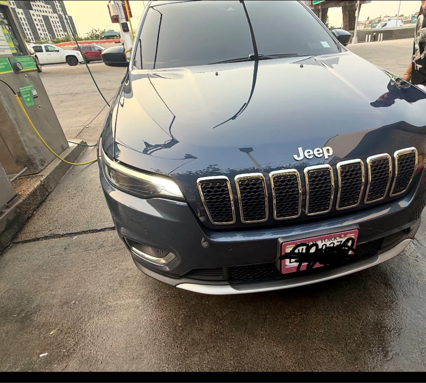 Jeep Cherokee - photo 3