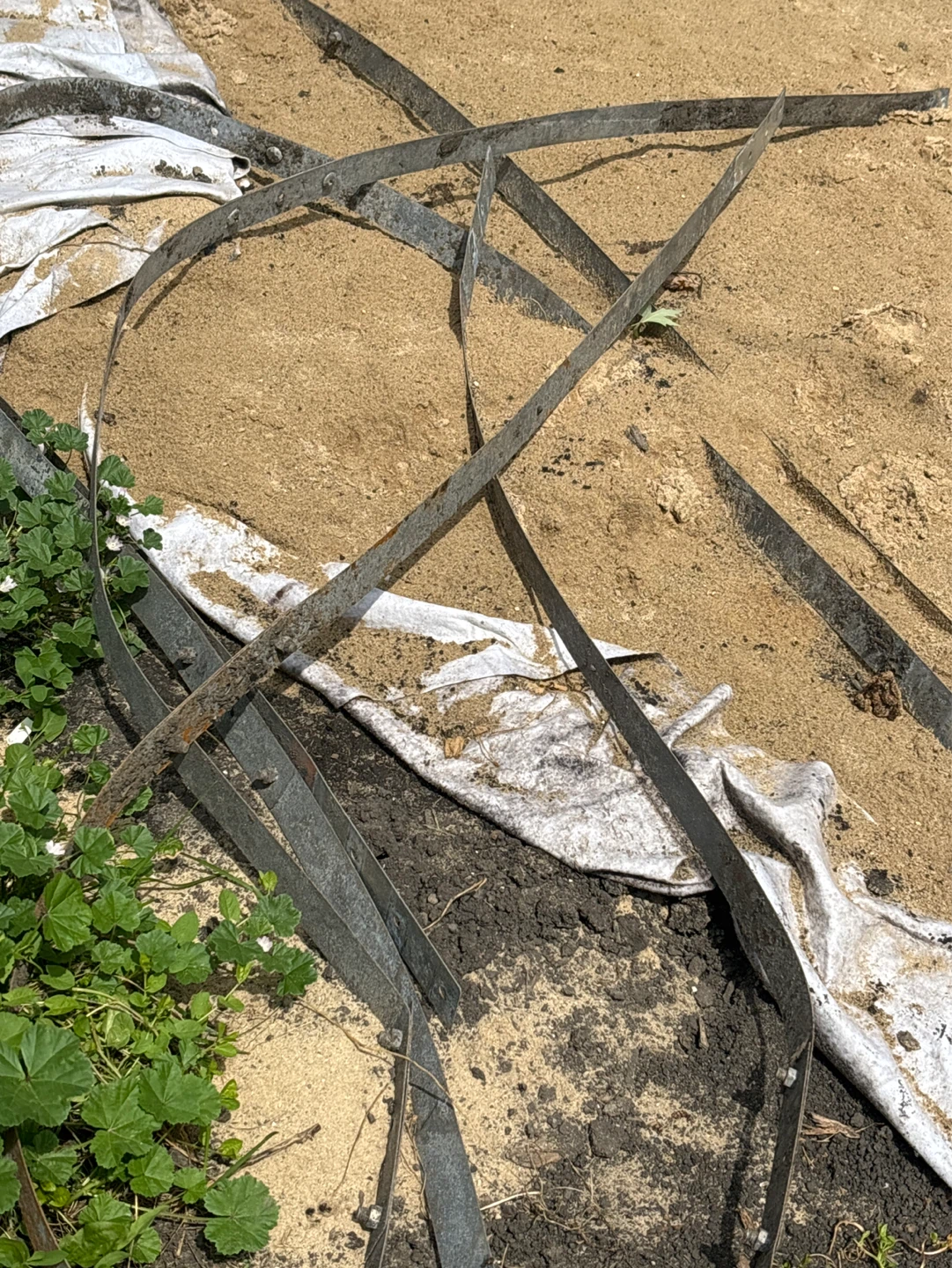 20x30 pool needs a liner already disassembled. - photo 3
