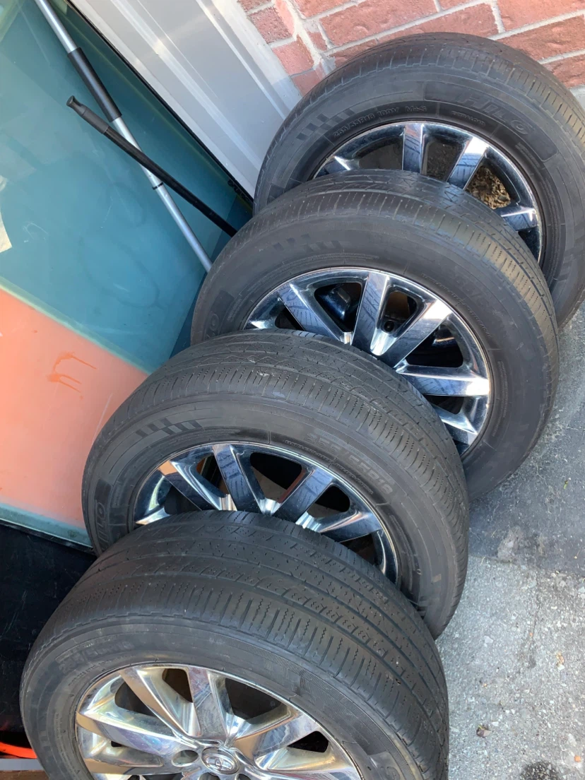 Set of 4 Chrome Wheels with Tires - photo 2
