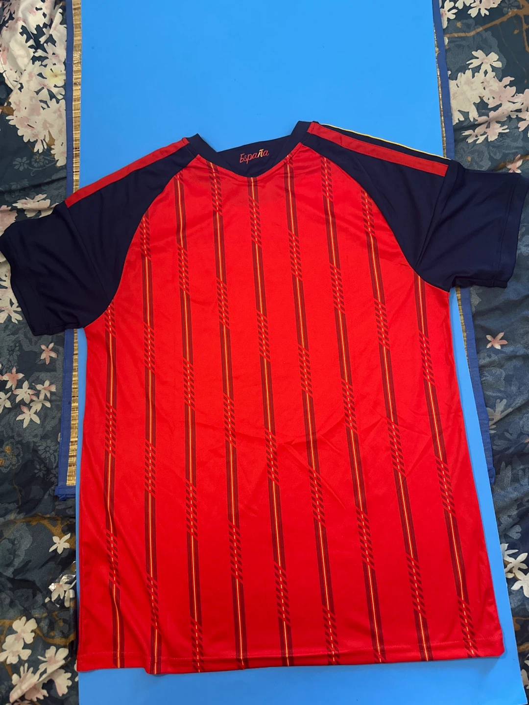 Spain world cup jersey and shorts set - photo 3