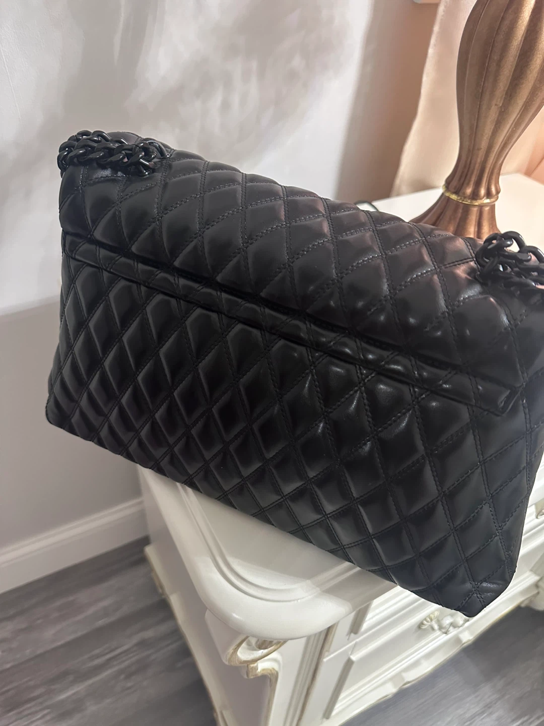 Black Quilted Chain Shoulder Bag - photo 2