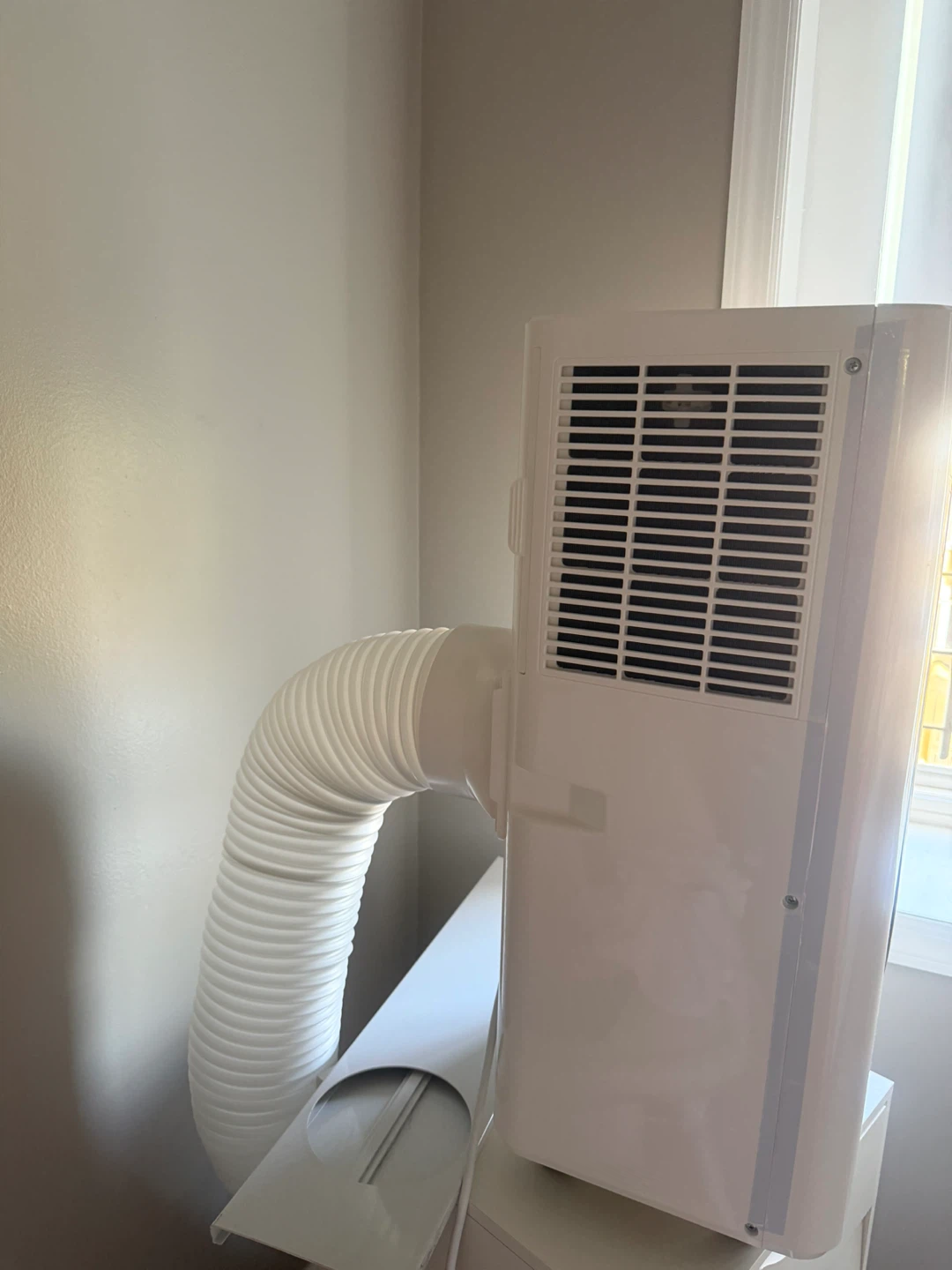 Portable Air Conditioner Unit - photo 3