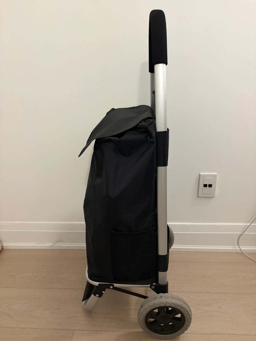 Black Shopping Trolley - photo 2