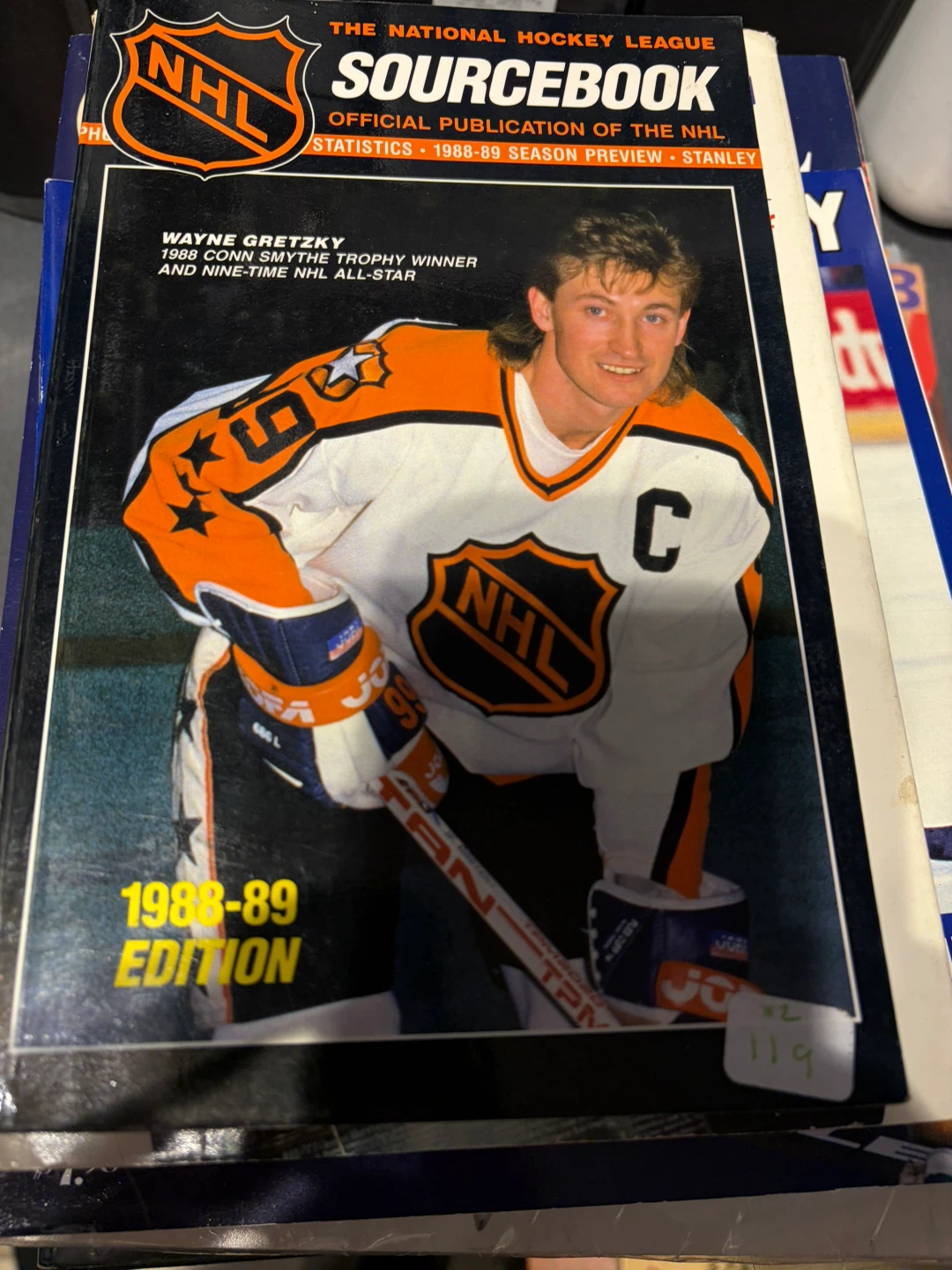 Wayne Gretzky book lot of 15 publications - photo 2