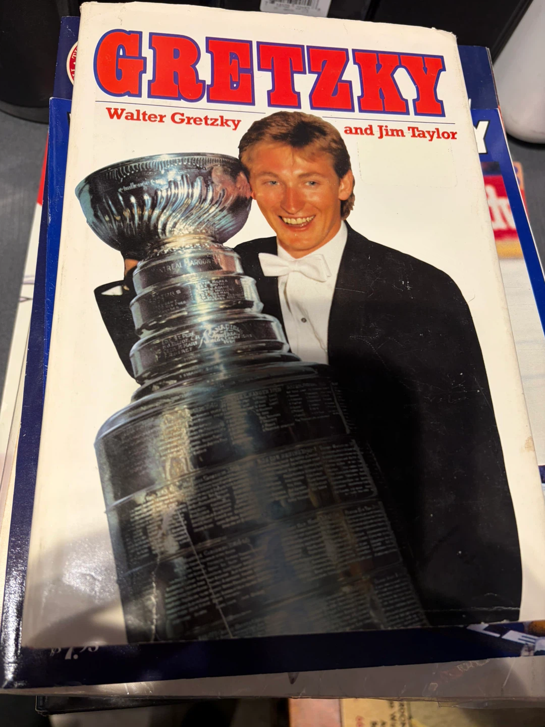 Wayne Gretzky book lot of 15 publications - photo 3