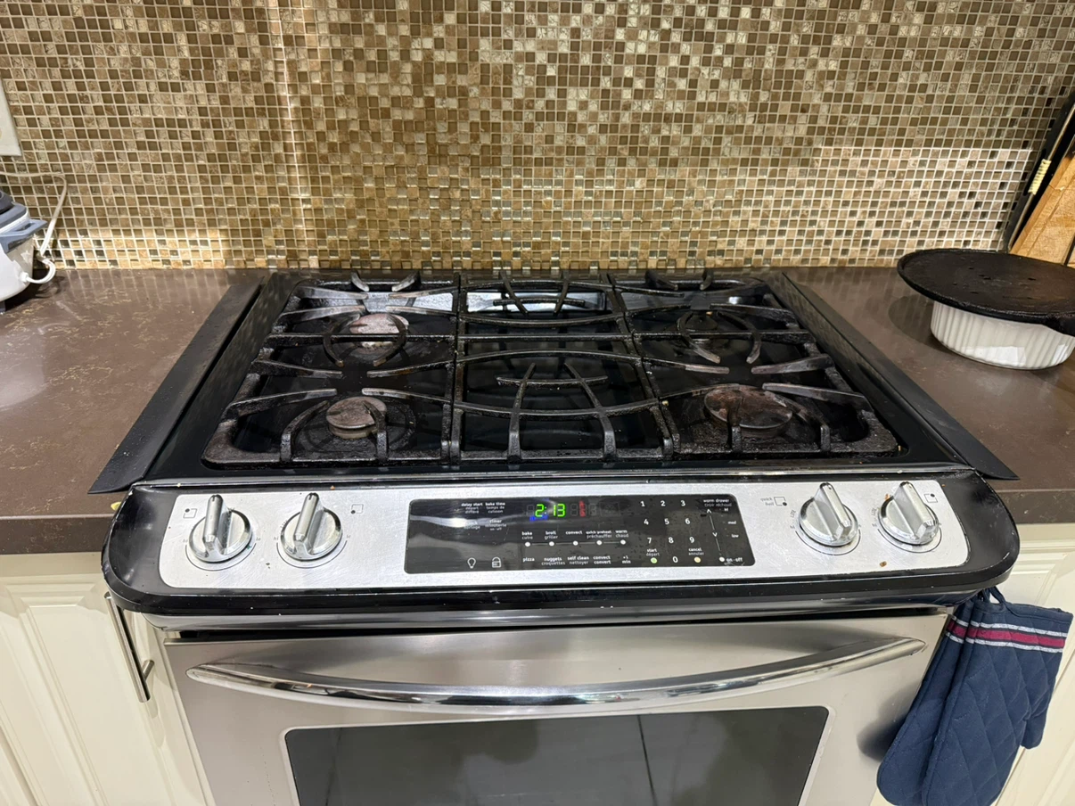 Frigidaire Gallery Stainless Steel Gas Range – Cooktop - photo 3