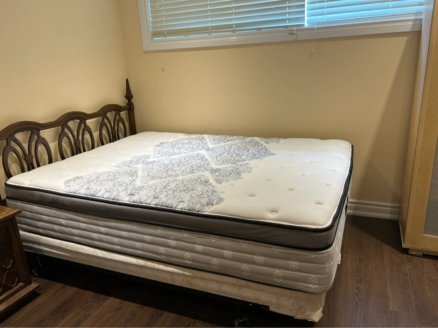 Sealy Posturepedic Queen Mattress