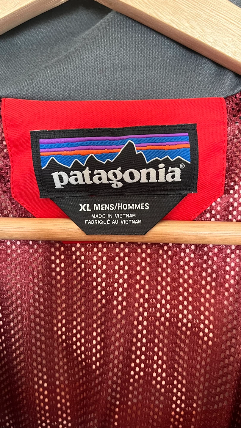 Patagonia Red and Maroon Hooded Jacket - photo 2