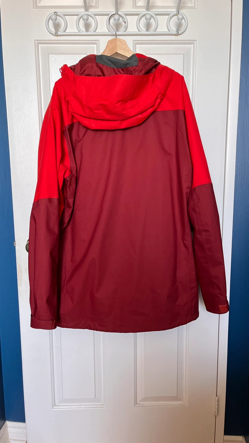 Patagonia Red and Maroon Hooded Jacket - photo 3