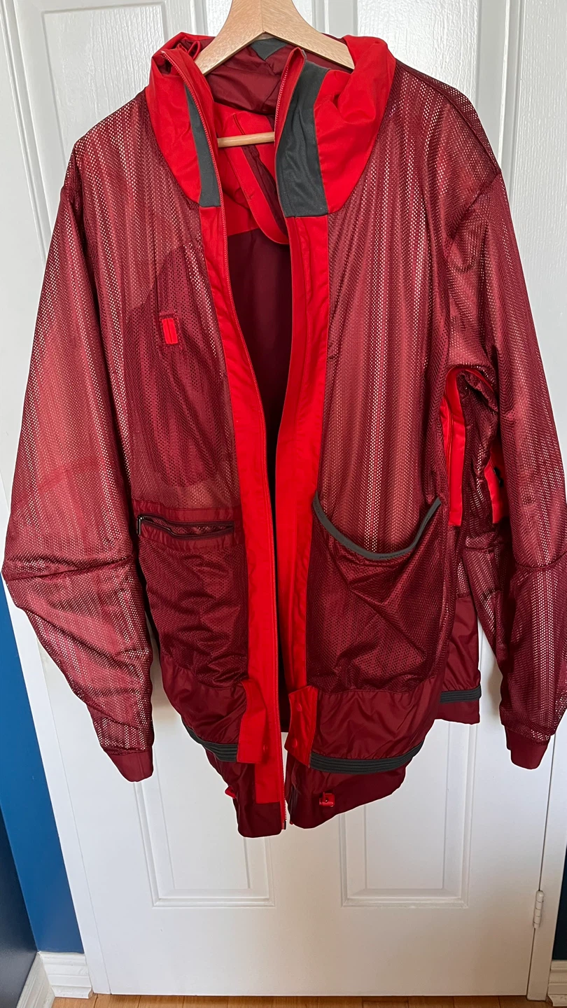 Patagonia Red and Maroon Hooded Jacket - photo 4