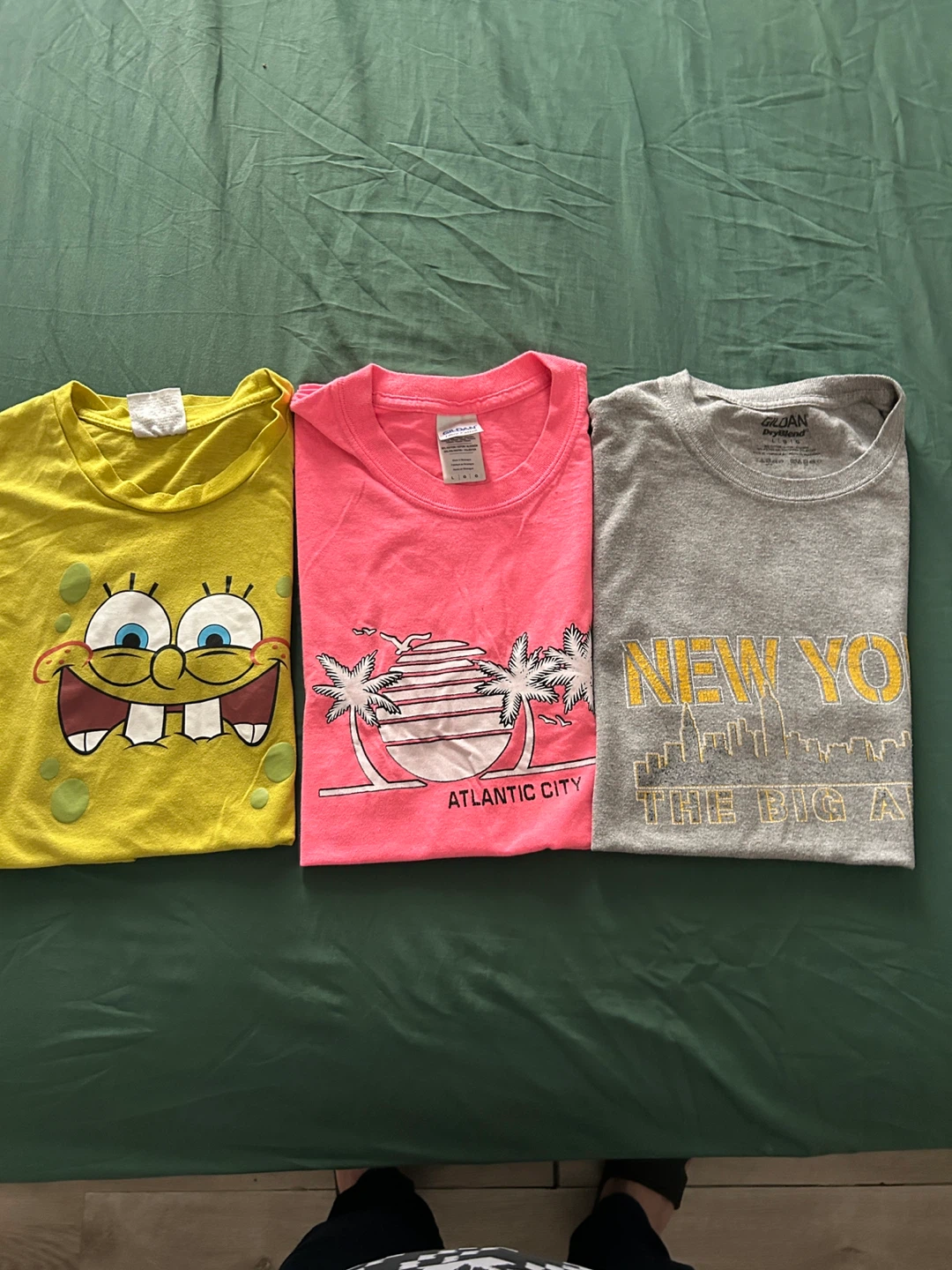 Lot of 3 Gildan T-Shirts - Spongebob, Atlantic City, New York