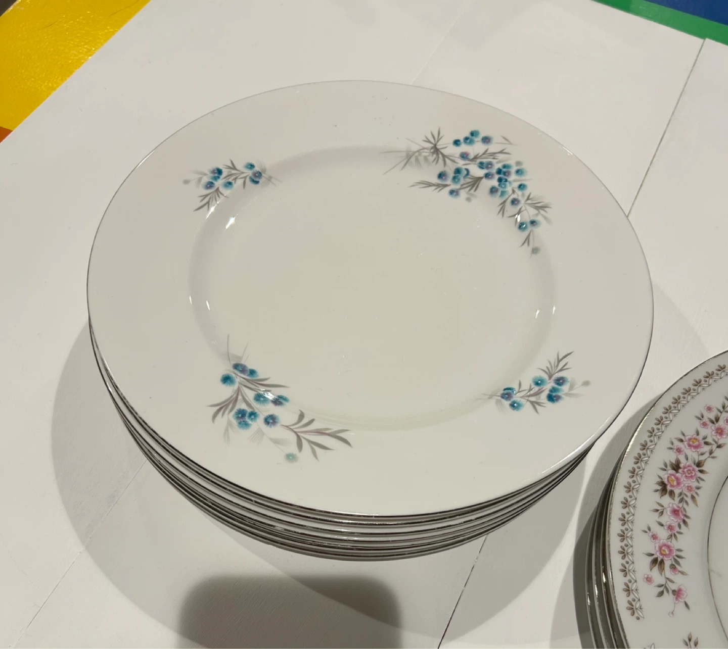 Set of 7 Vintage Royal Albert Bone China England Dinner Plates - photo 2