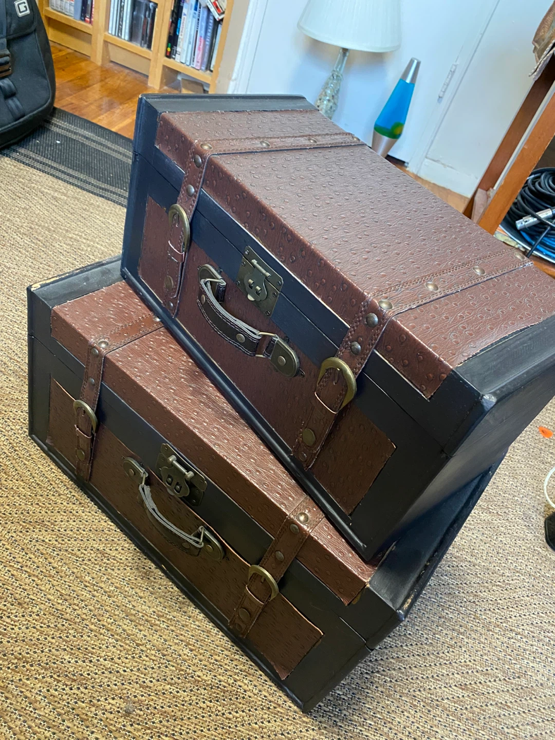 Set of 2 Decorative Vintage Trunks - photo 2