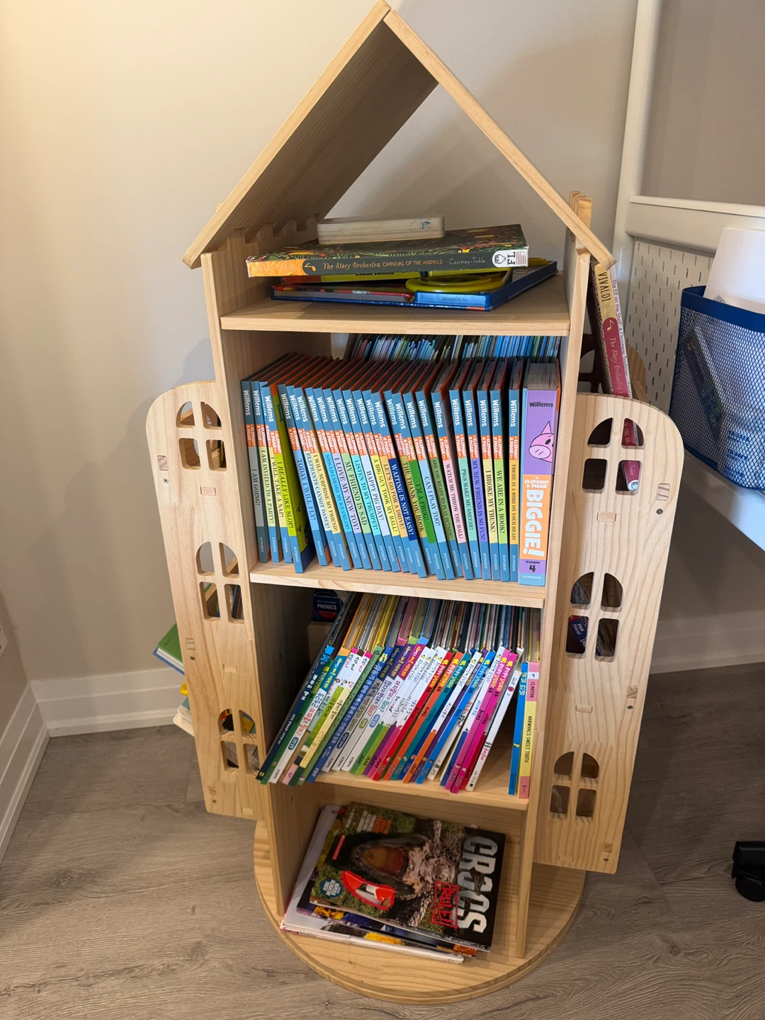 Wooden 4 Tier Rotating Bookshelf