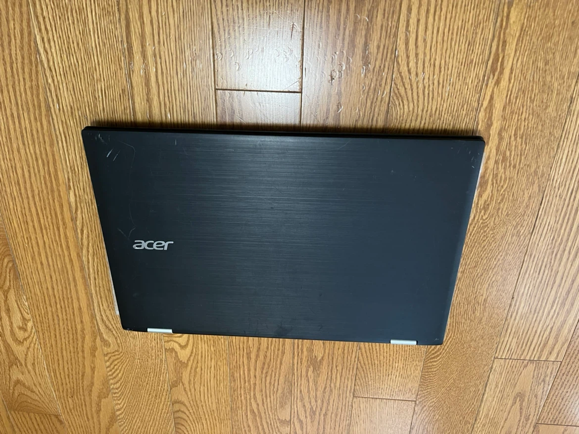 Acer 2 in 1 Laptop with Charger