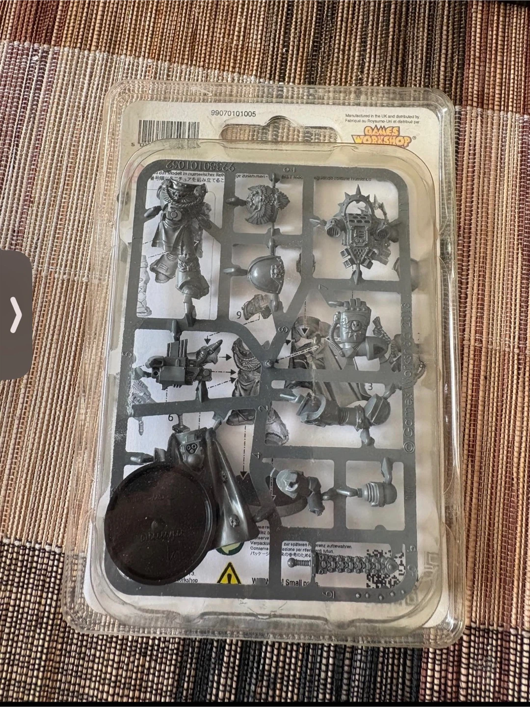 Warhammer 40,000 Space Marine Captain Kit - photo 2