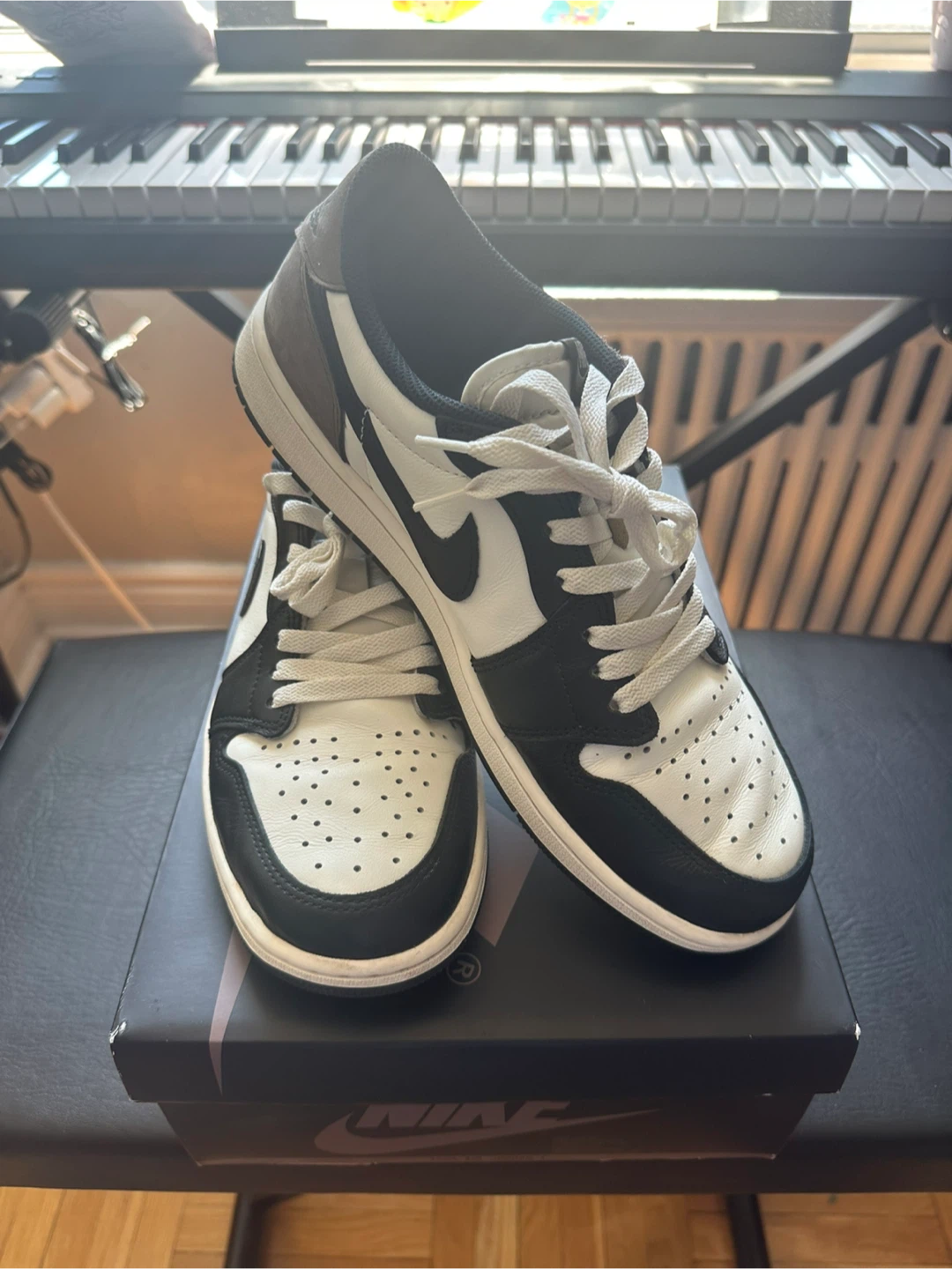 Jordan 1 Mocha Low Size 9