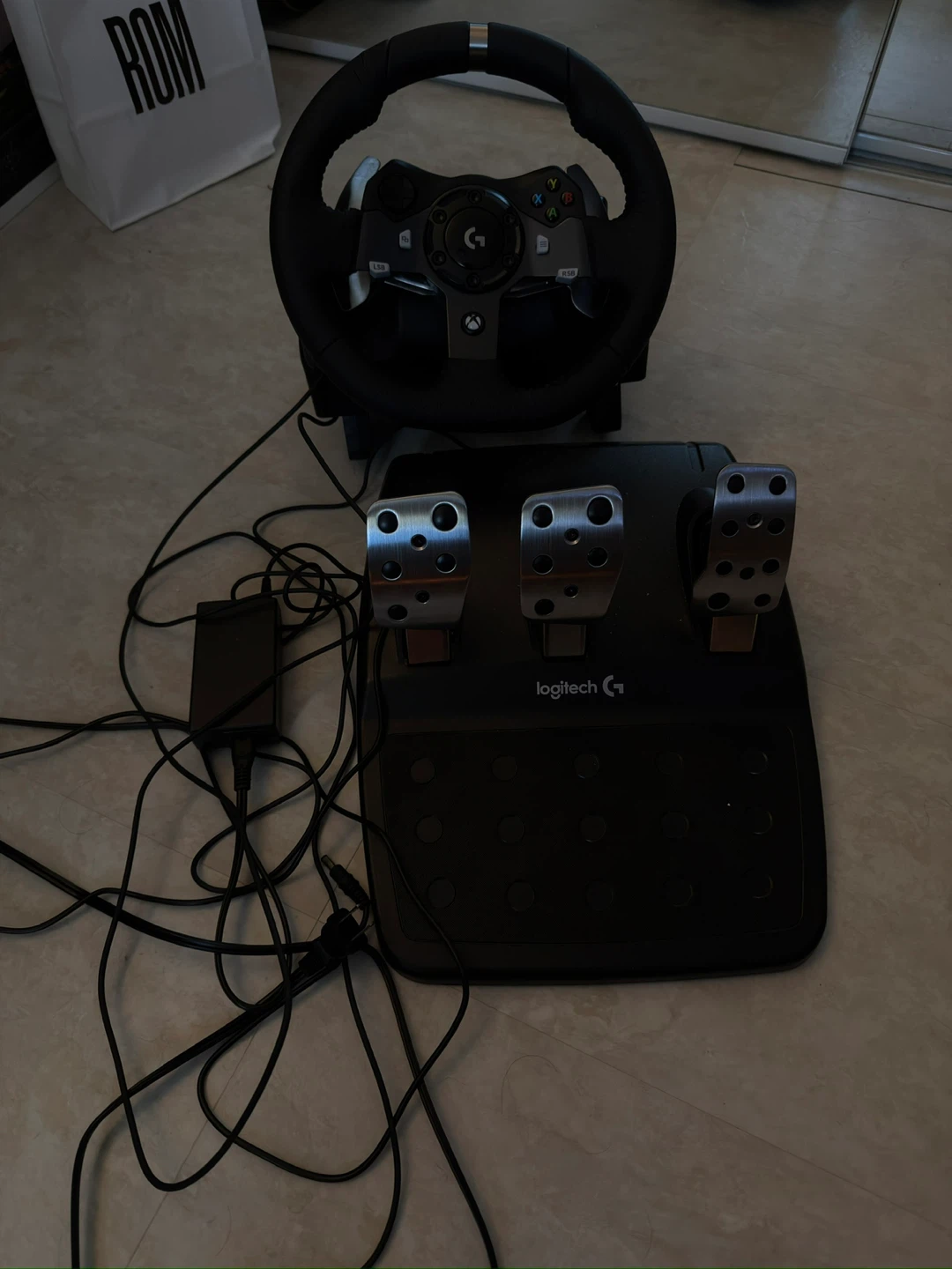 Logitech G920 Driving Force Racing Wheel for Xbox and PC