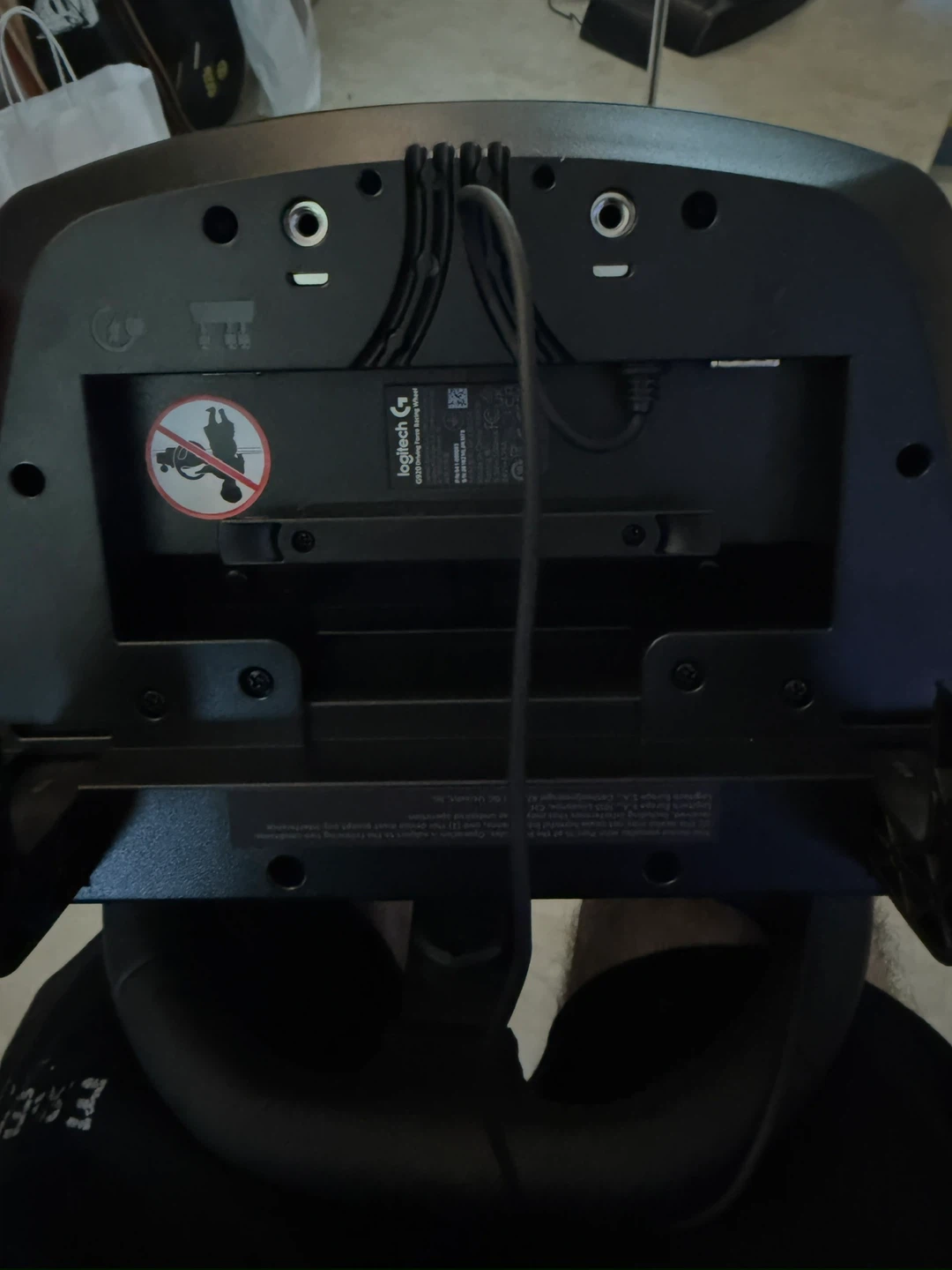 Logitech G920 Driving Force Racing Wheel for Xbox and PC - photo 4
