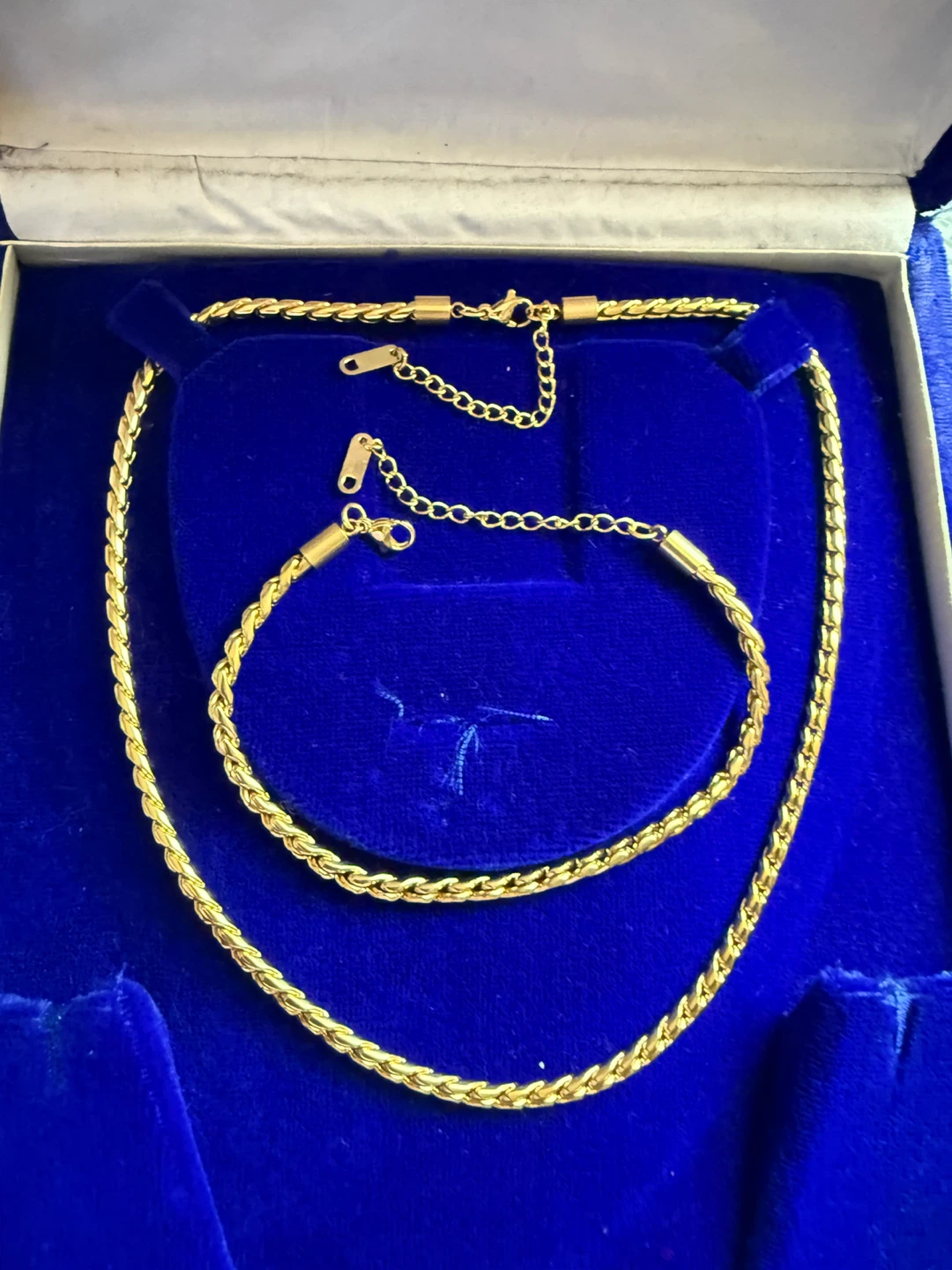 18K Gold-plated necklace and bracelet set