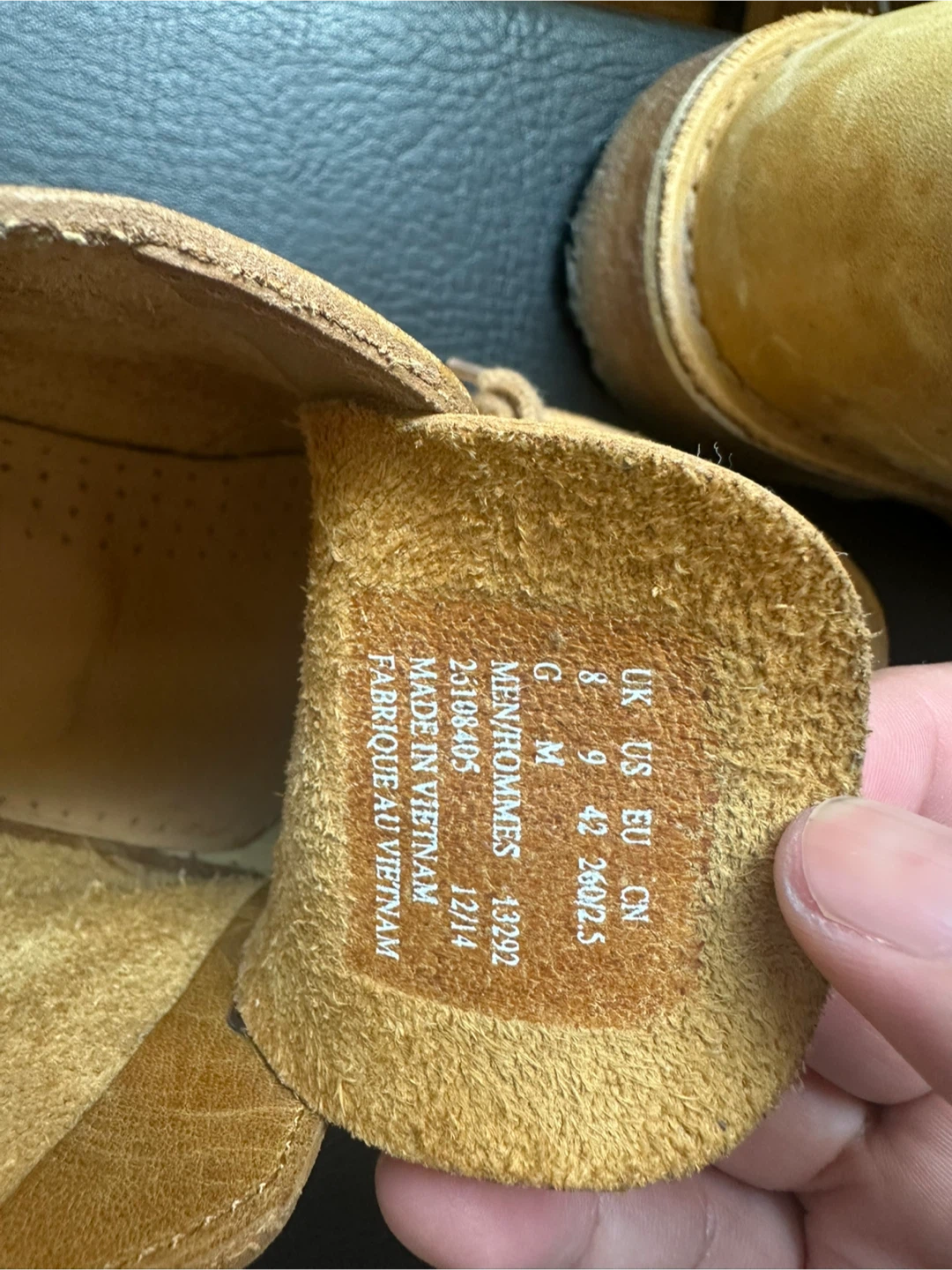 Clarks Chuka Boots - Tan Suede Size 9 - photo 4
