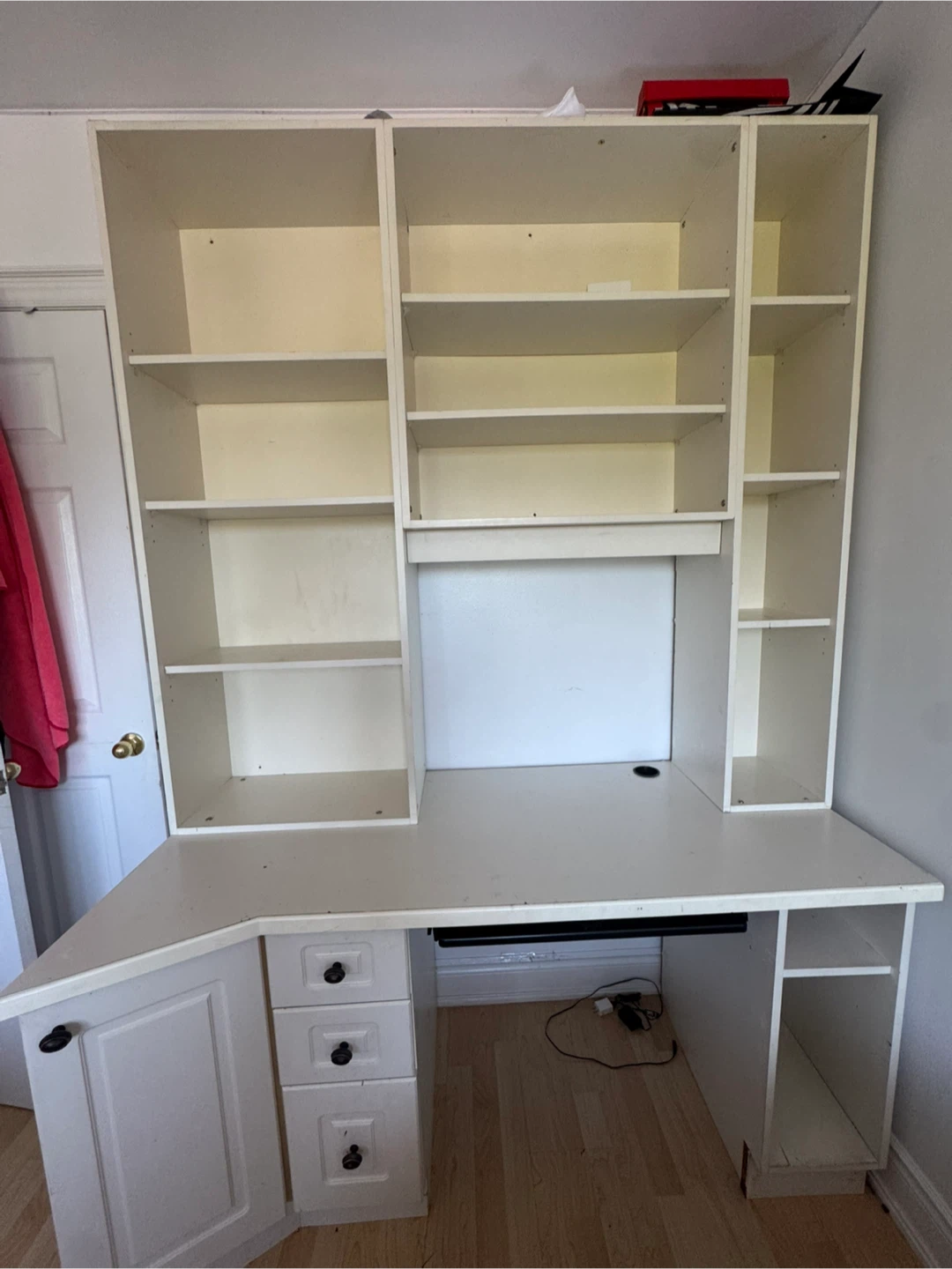 White Corner Desk with Hutch and Shelving