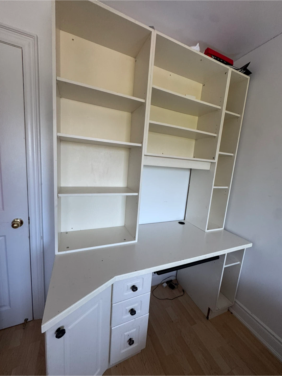 White Corner Desk with Hutch and Shelving - photo 2