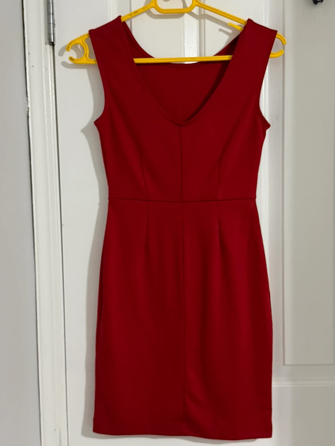 Forever 21 Red Sleeveless Sheath Dress