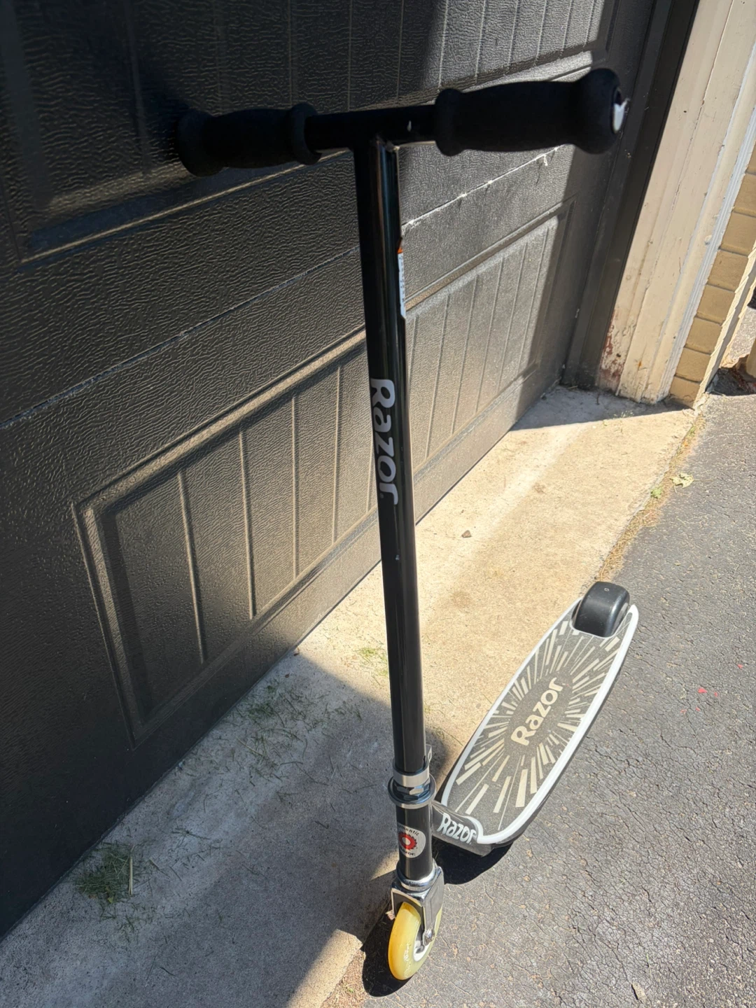 Razor E Tekno Electric Scooter — for parts / battery replacement - photo 3