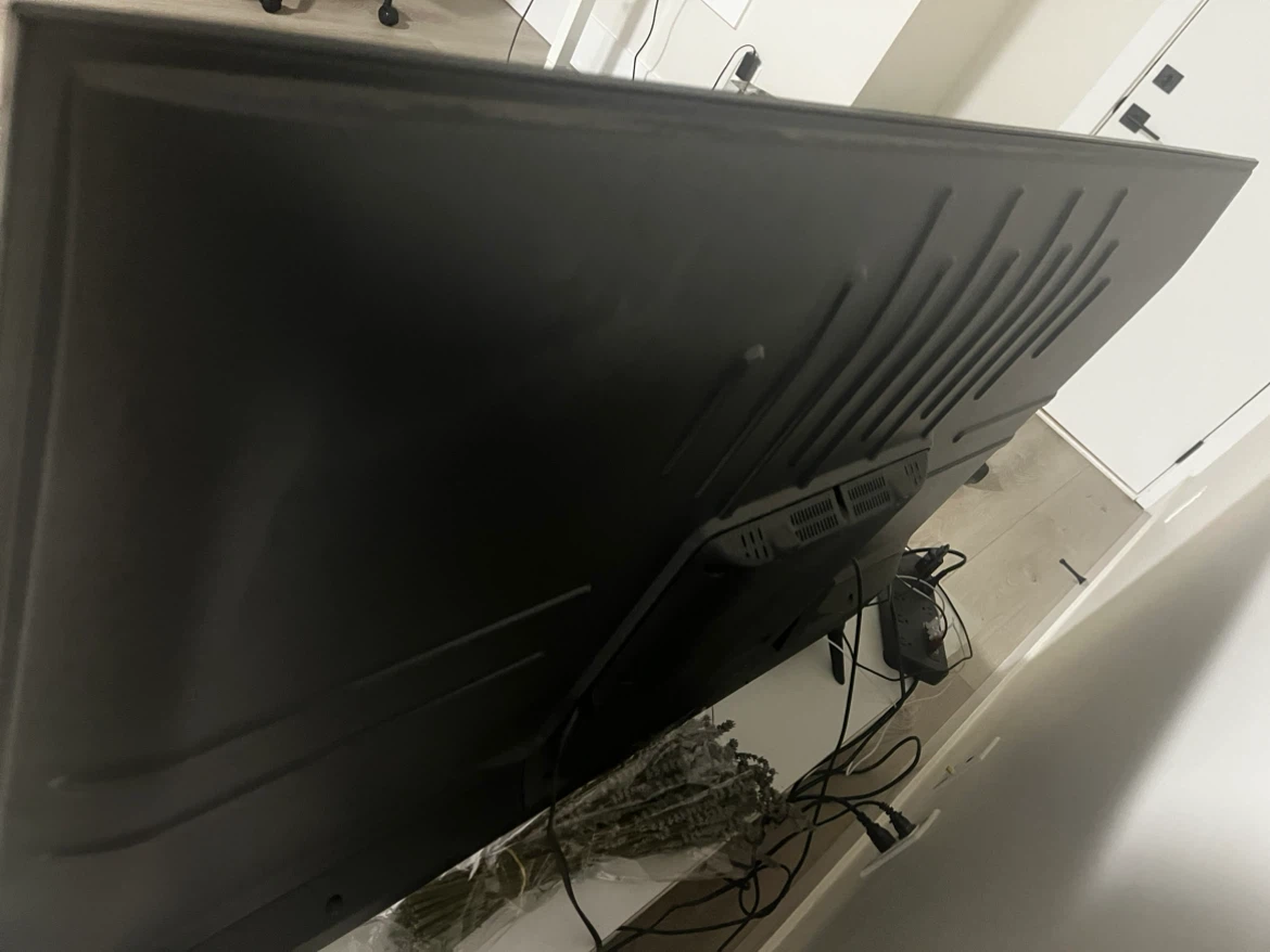 Hisense Roku TV 58”