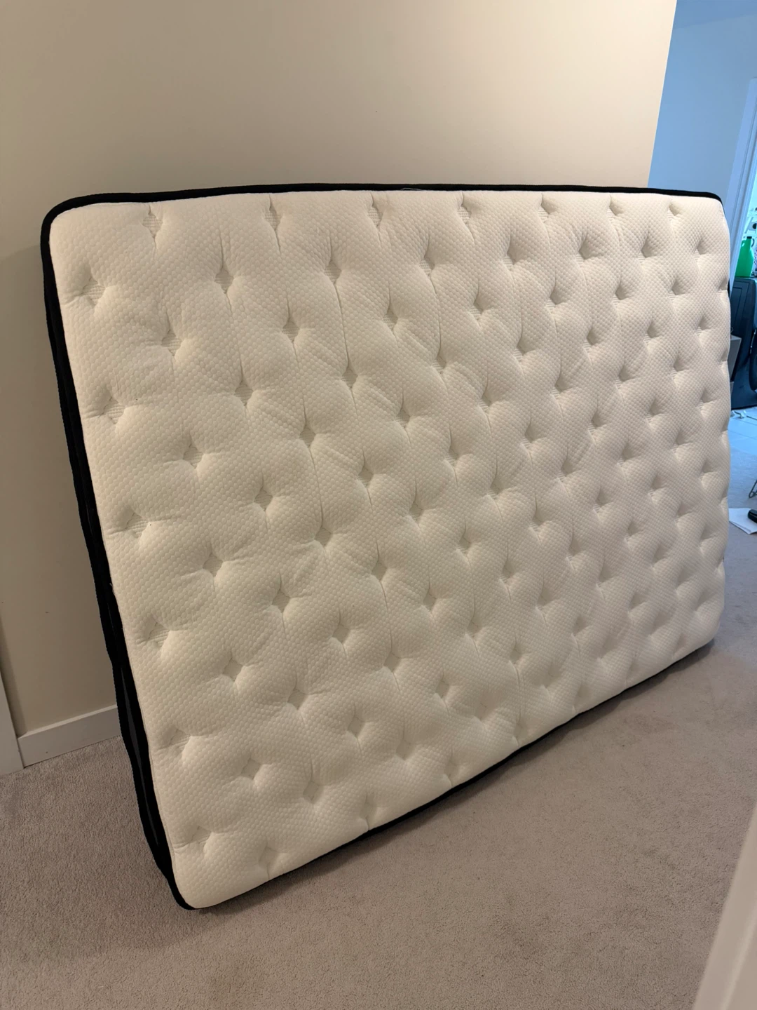 Brand New Vantto 12” Queen Memory Foam Mattress – Soft Feel