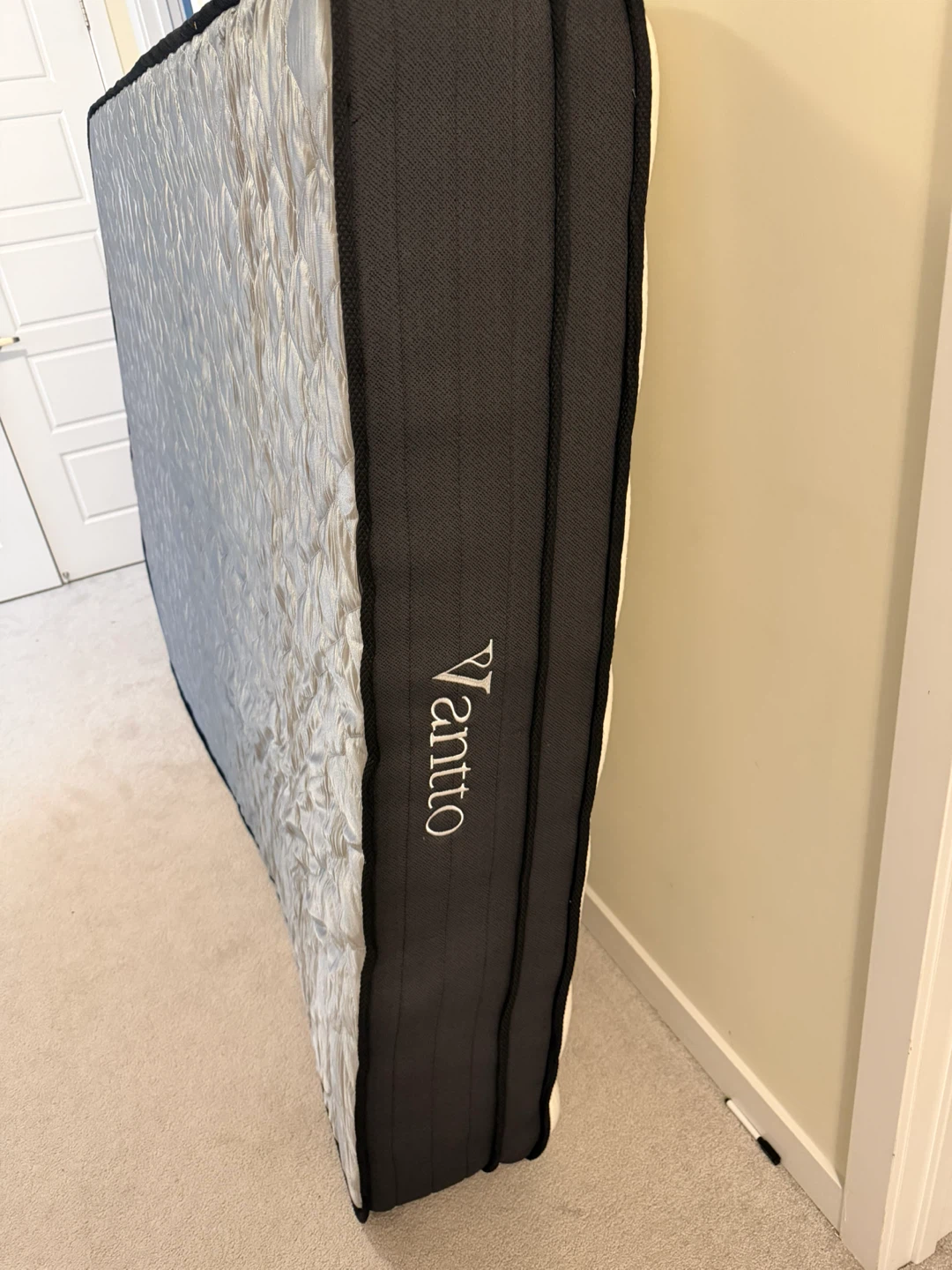 Brand New Vantto 12” Queen Memory Foam Mattress – Soft Feel - photo 3